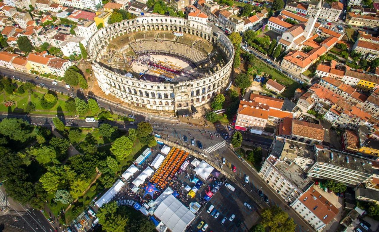 Royal Apartment Pula Eksteriør billede